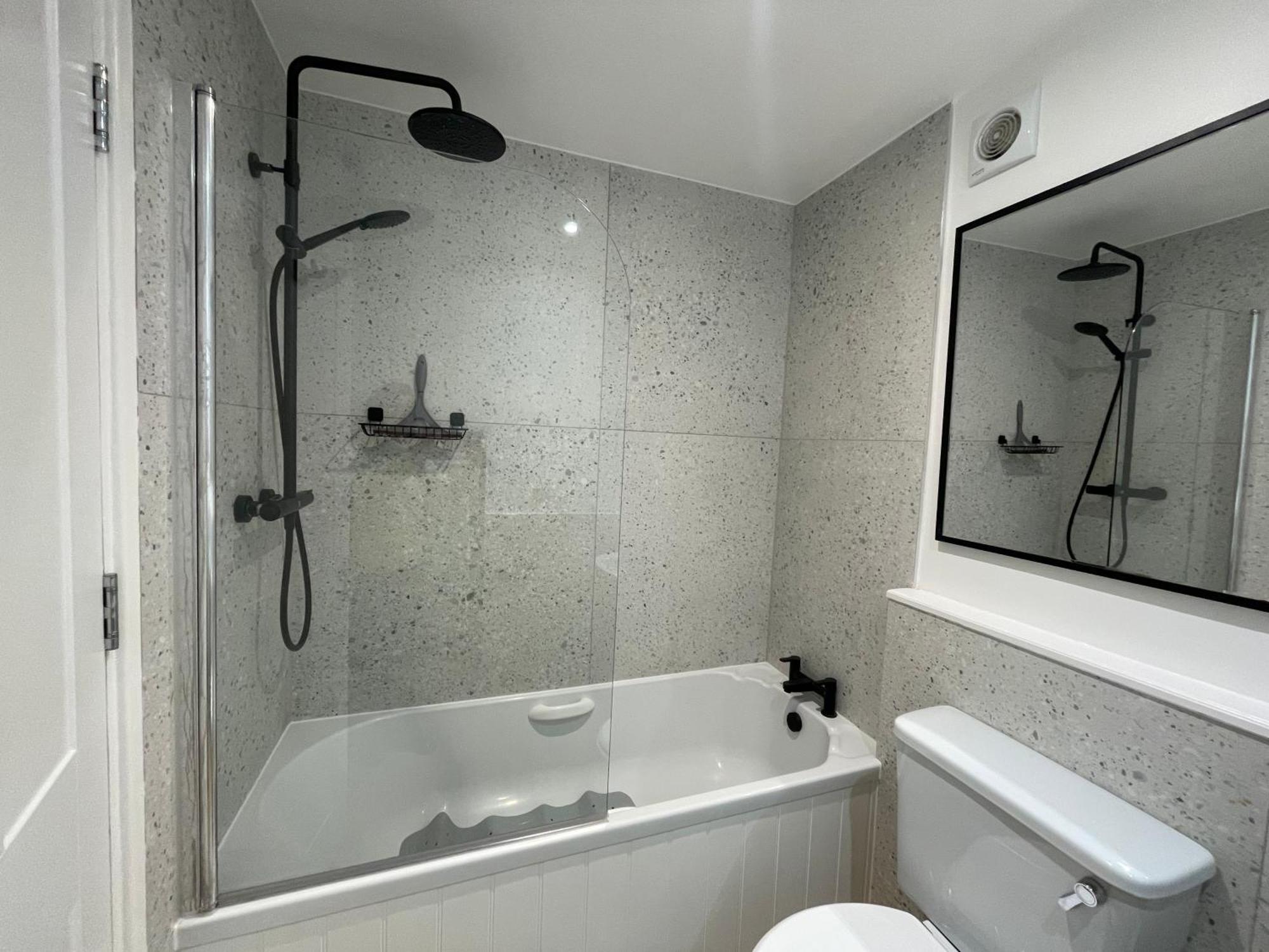 Appartement Modern And Comfortable Flat With Private Parking à Oxford Extérieur photo